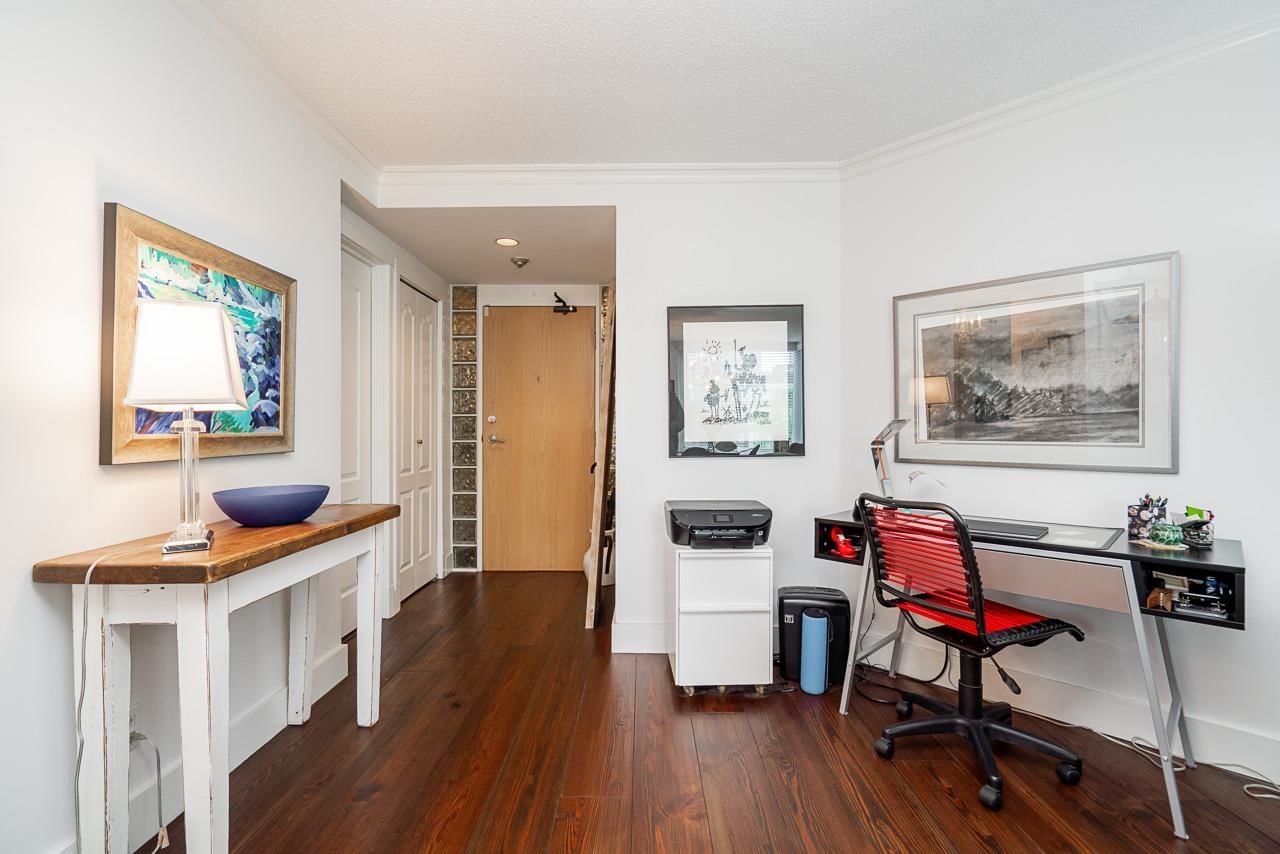 Listing Image 8