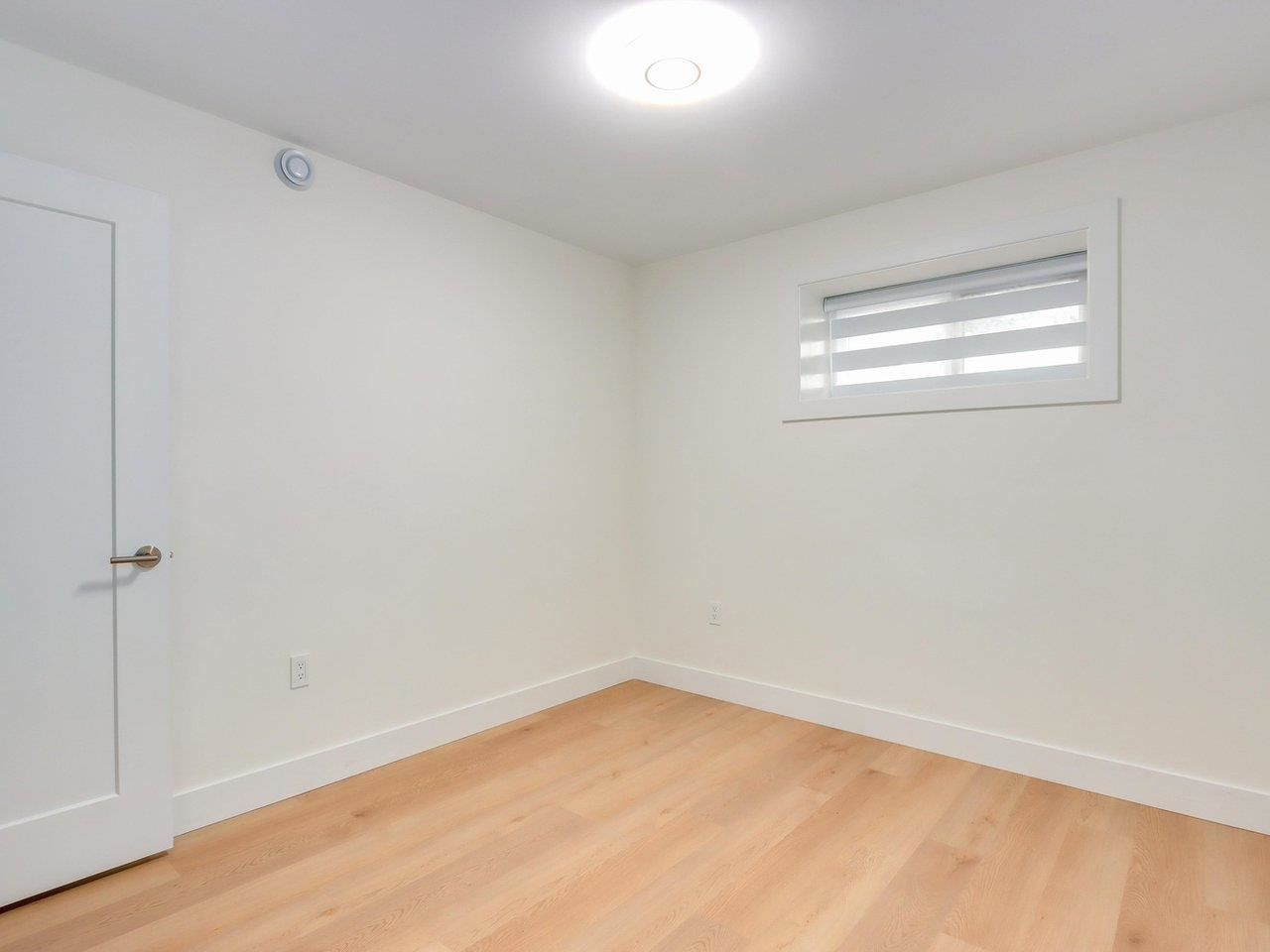Listing Image 27