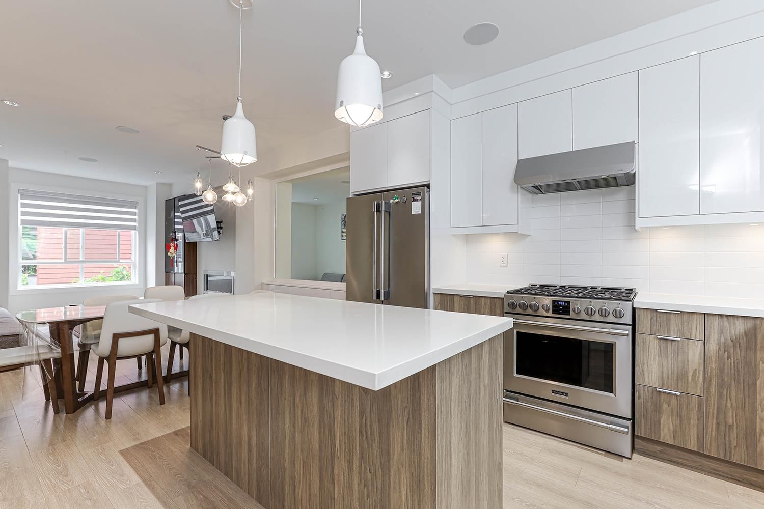 Listing Image 11