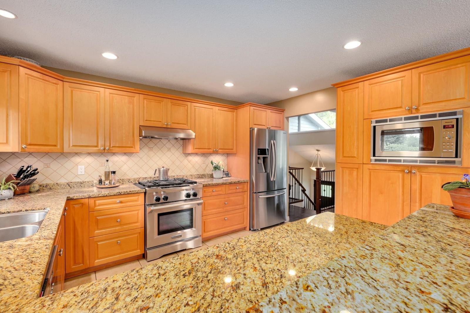 Listing Image 12