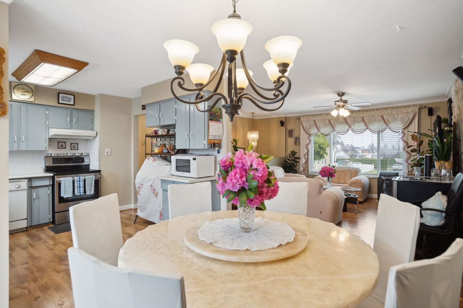 Listing Image 11