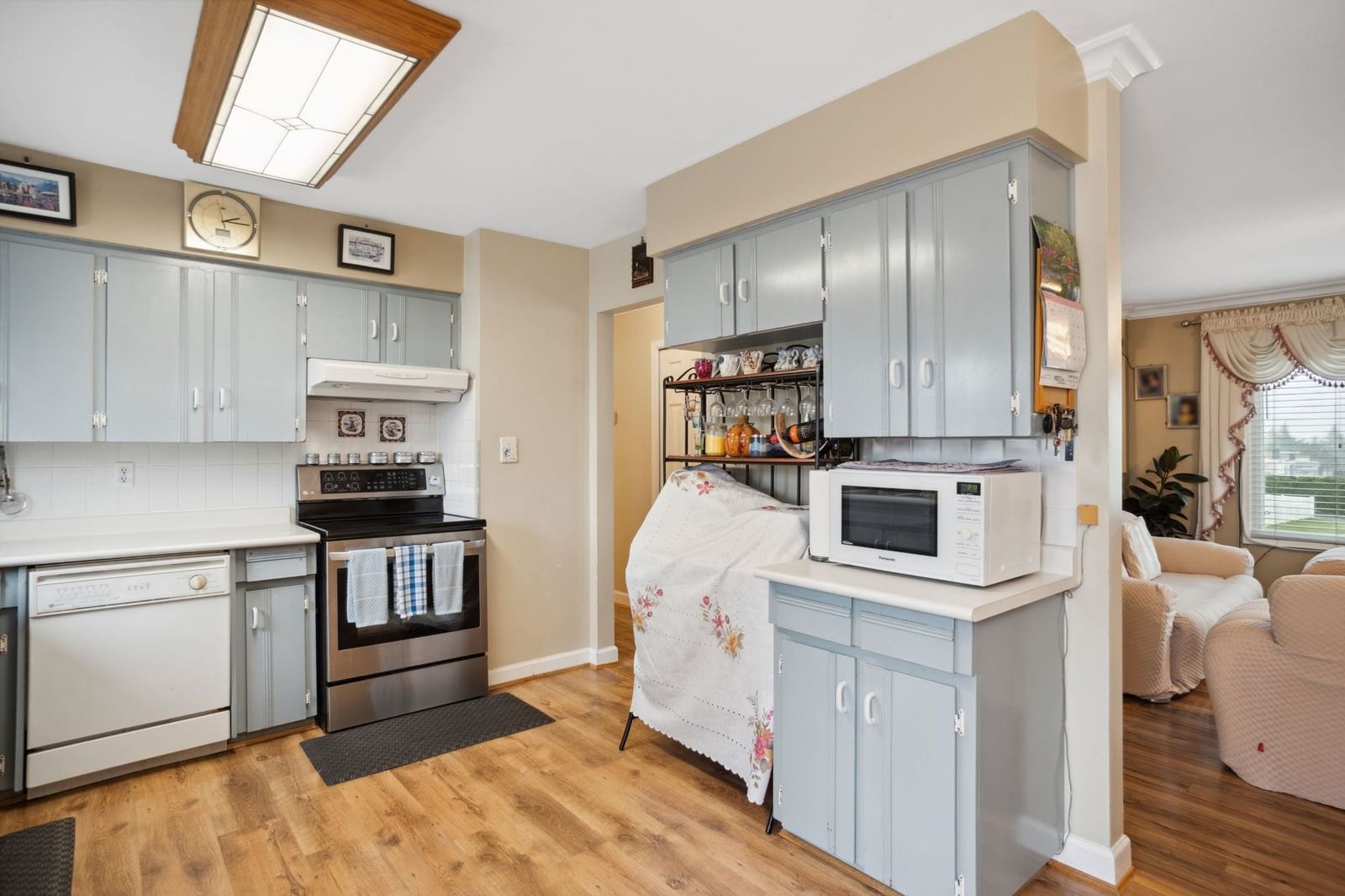 Listing Image 12