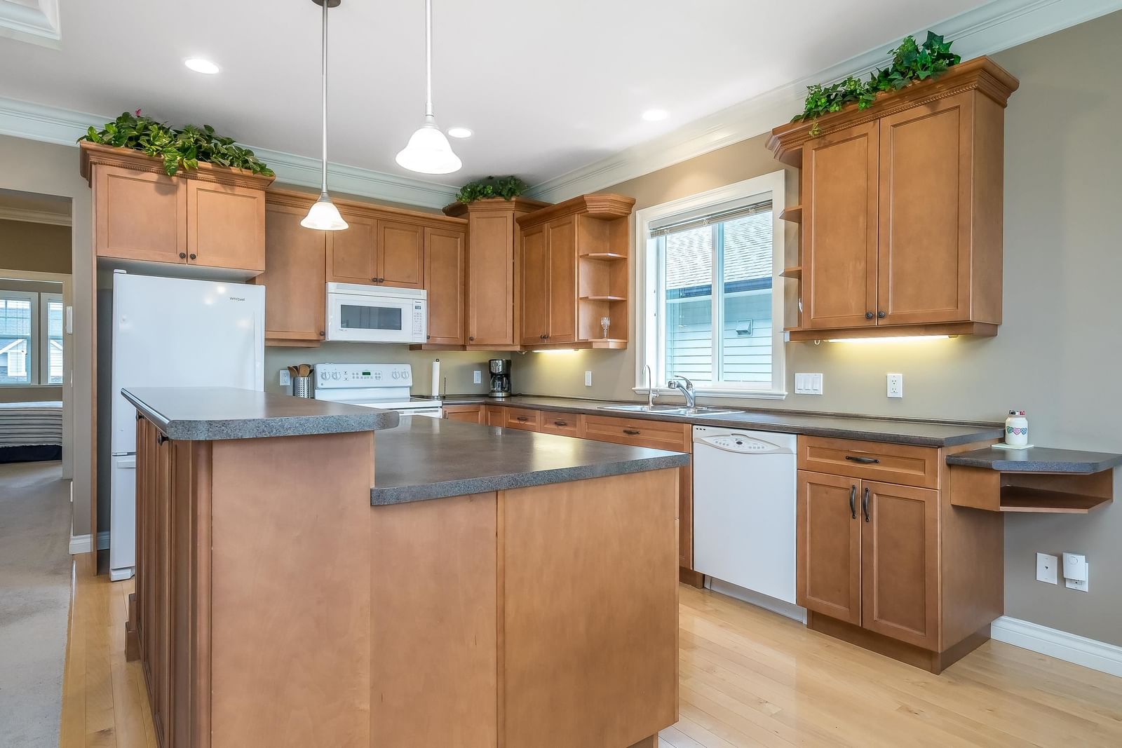 Listing Image 9