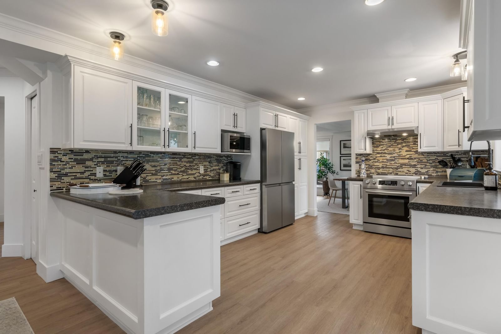 Listing Image 15