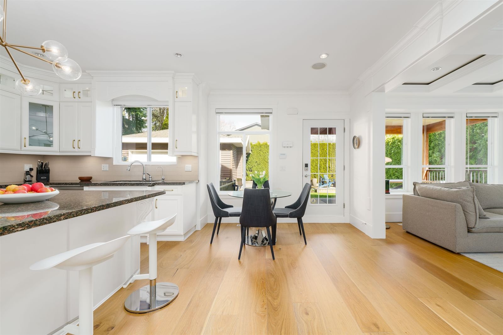 Listing Image 11