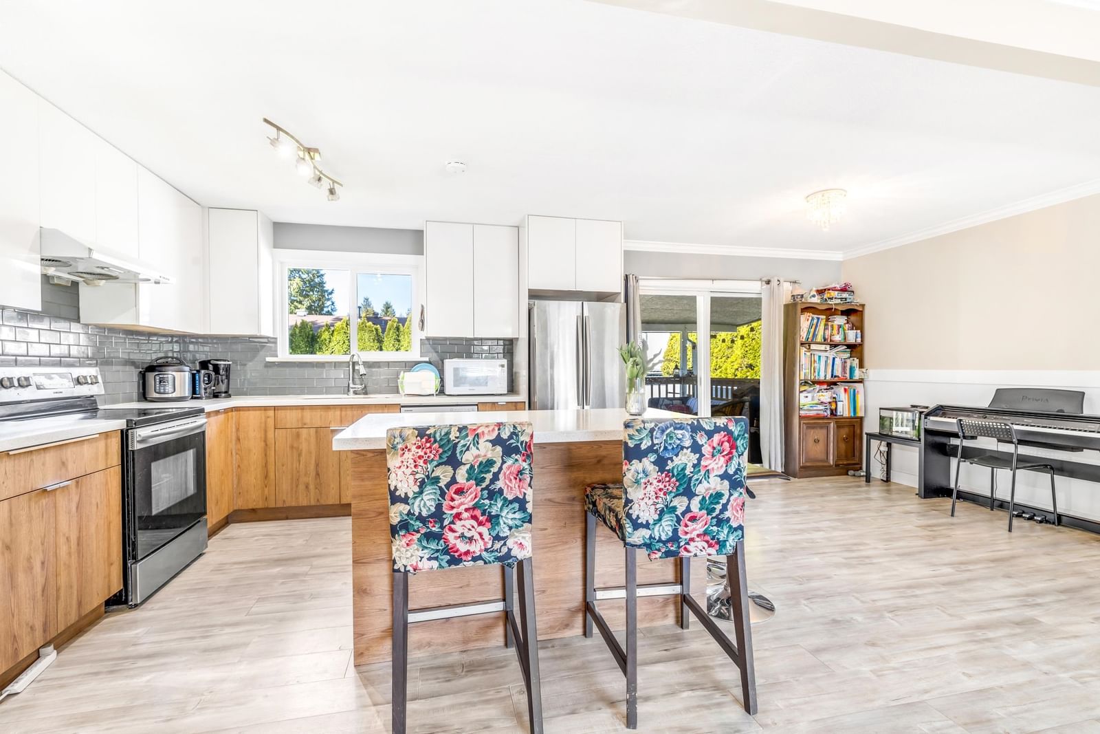 Listing Image 10