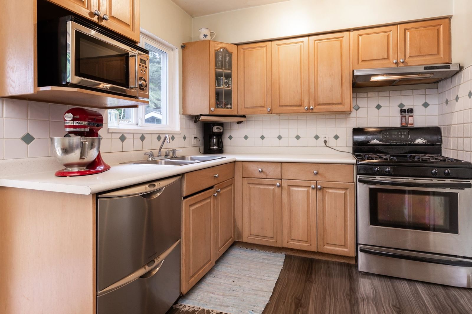 Listing Image 10