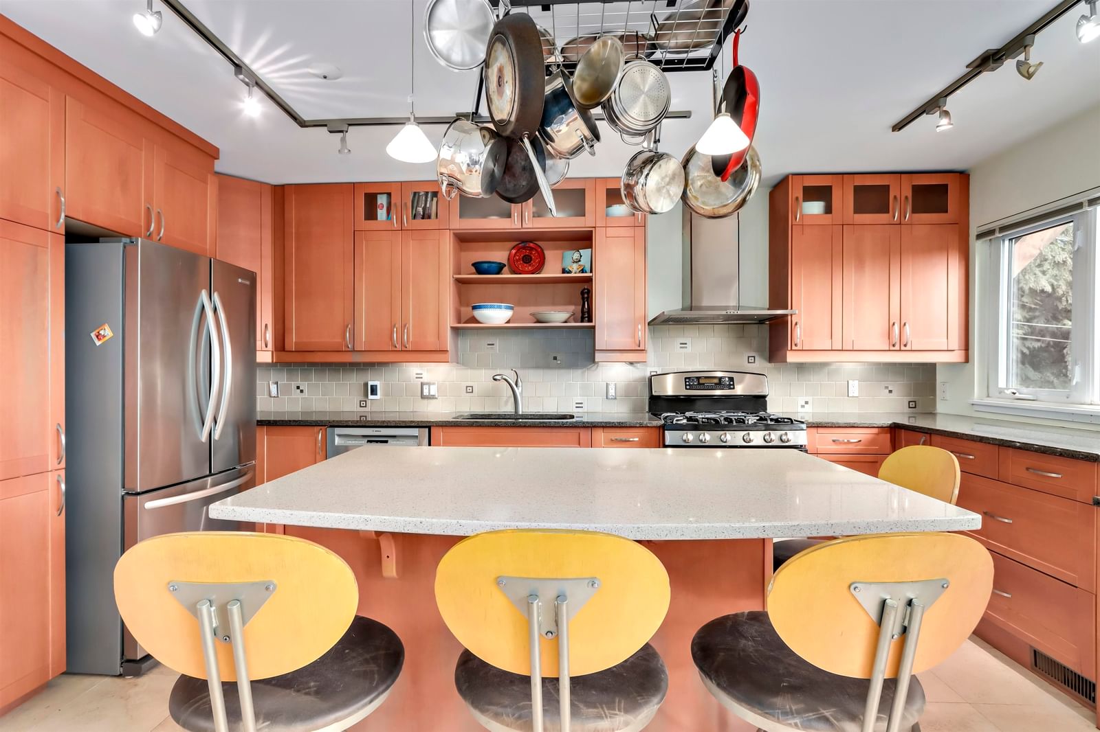 Listing Image 11