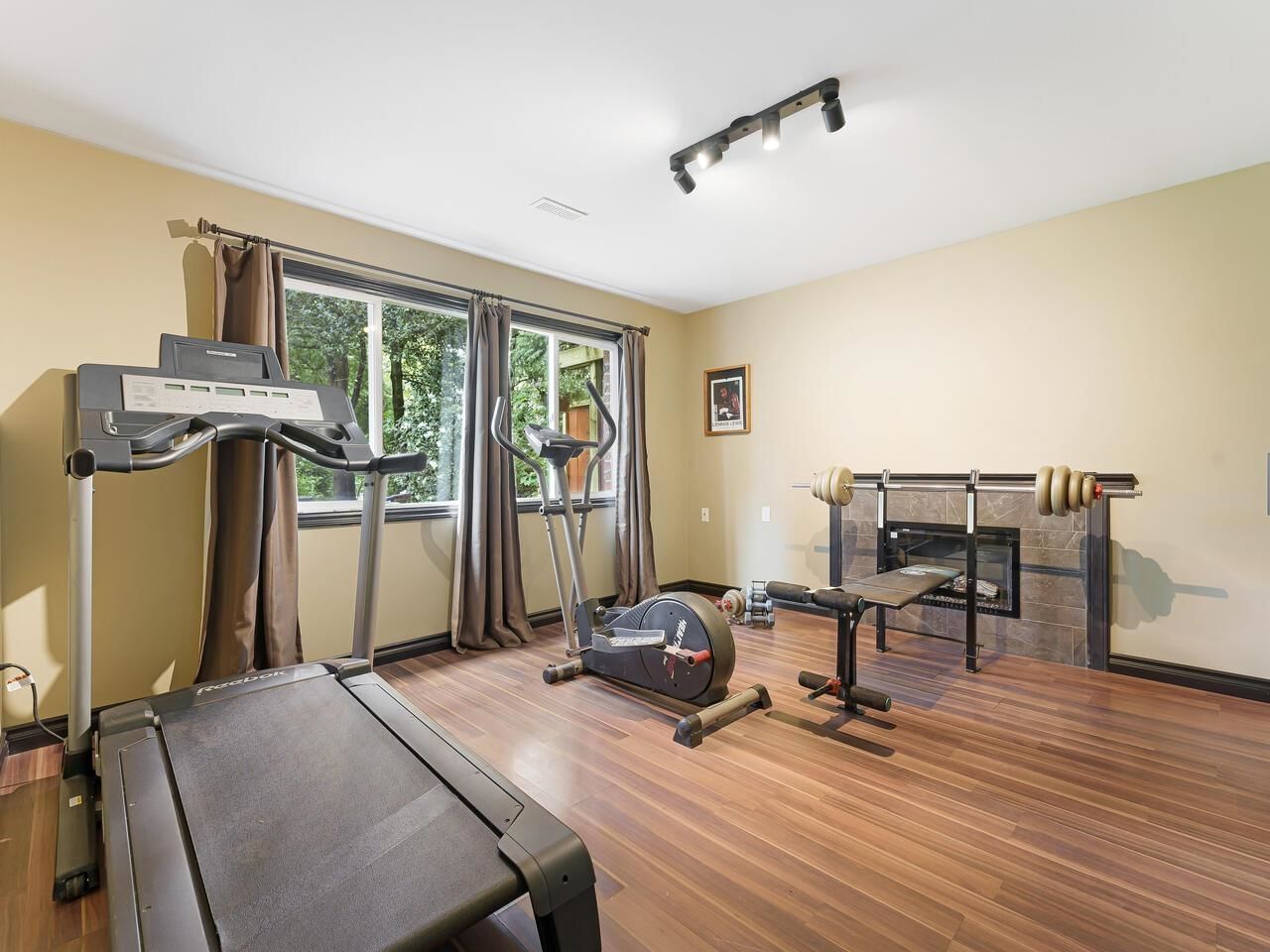 Listing Image 22