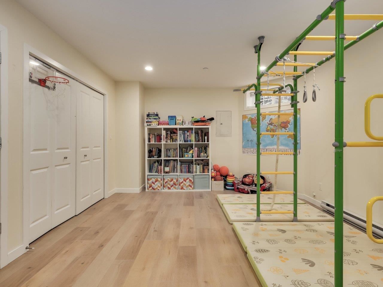 Listing Image 19