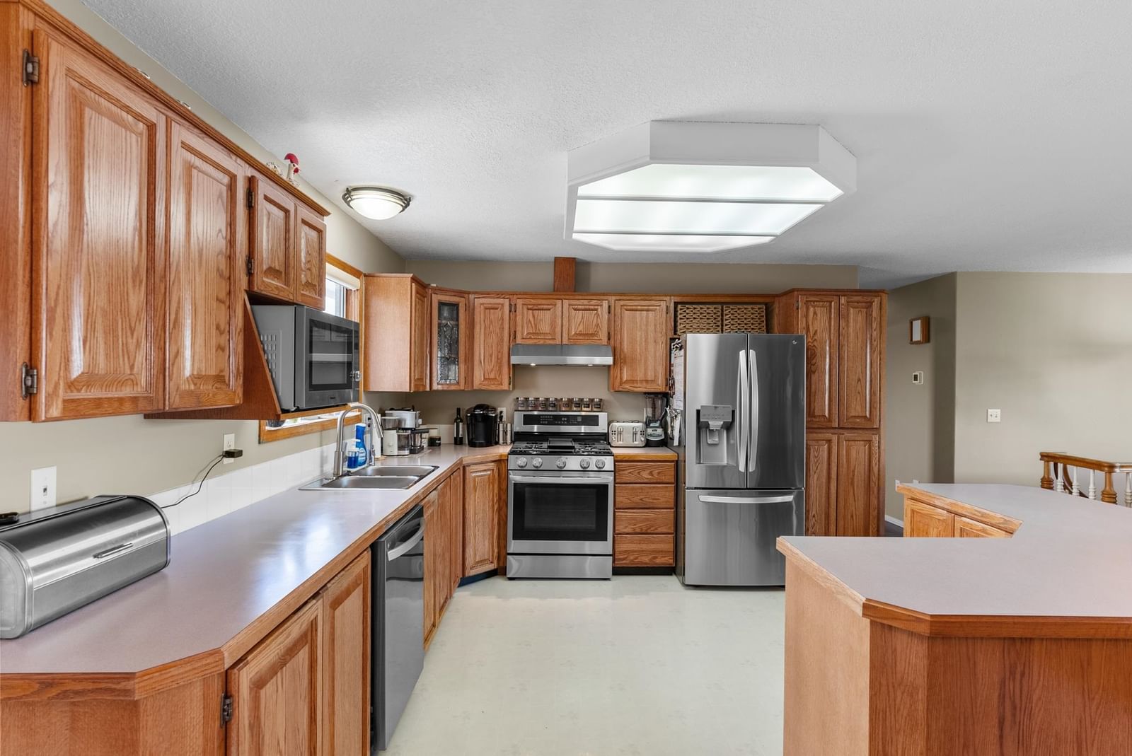 Listing Image 8