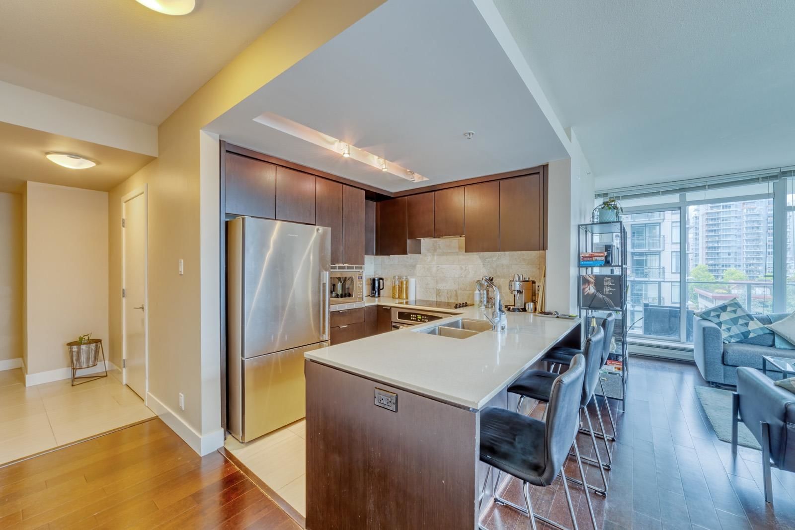 Listing Image 6