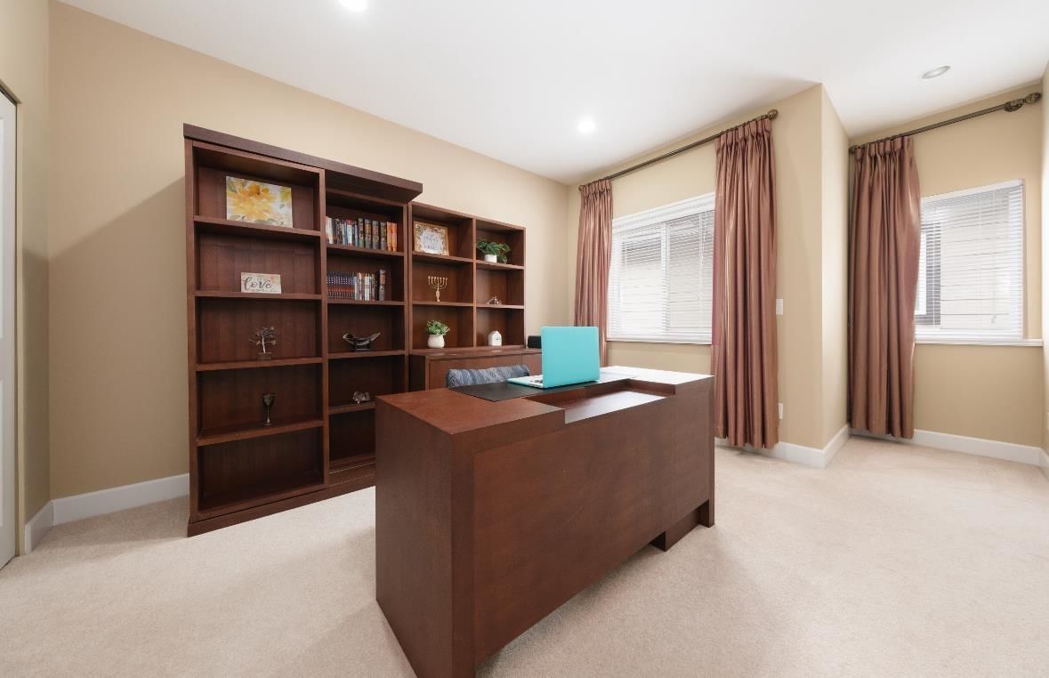 Listing Image 10