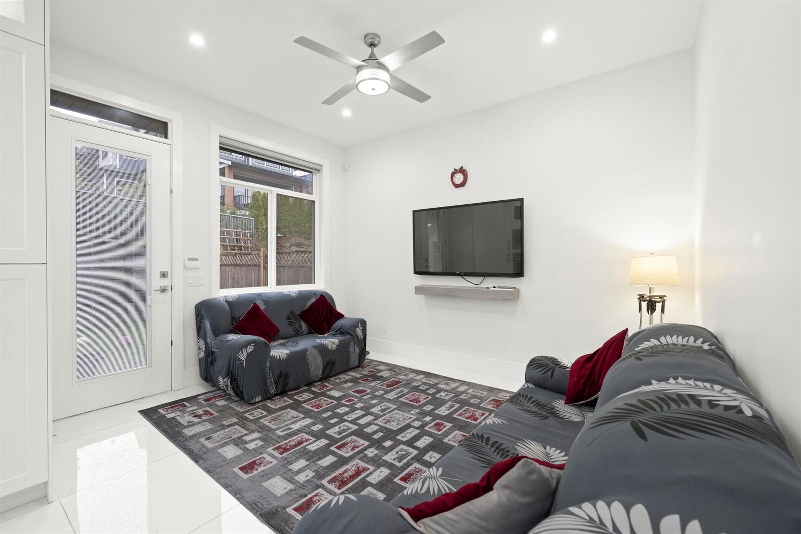 Listing Image 12