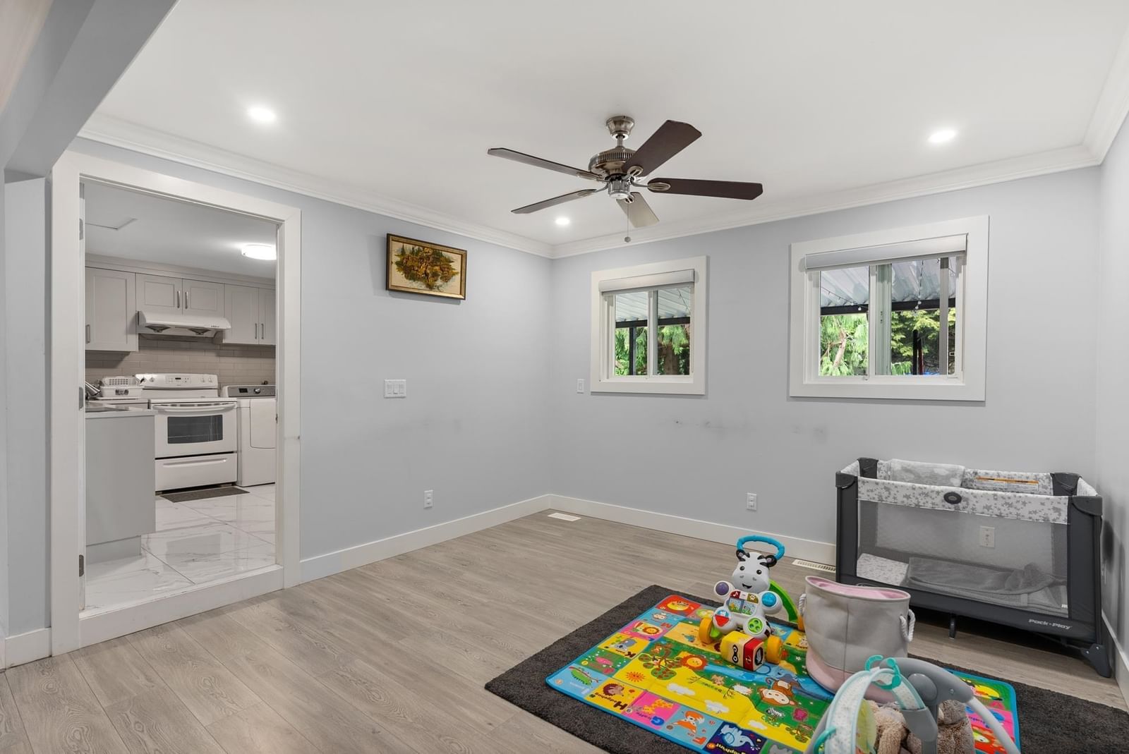Listing Image 7