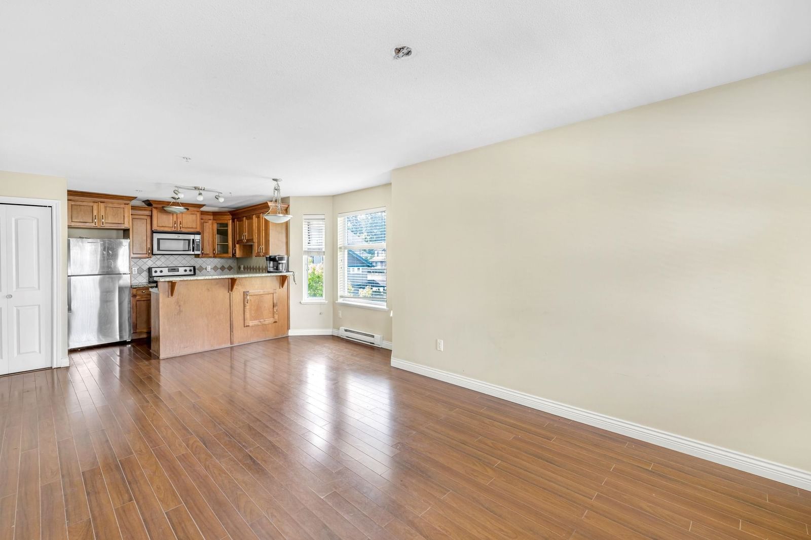Listing Image 17