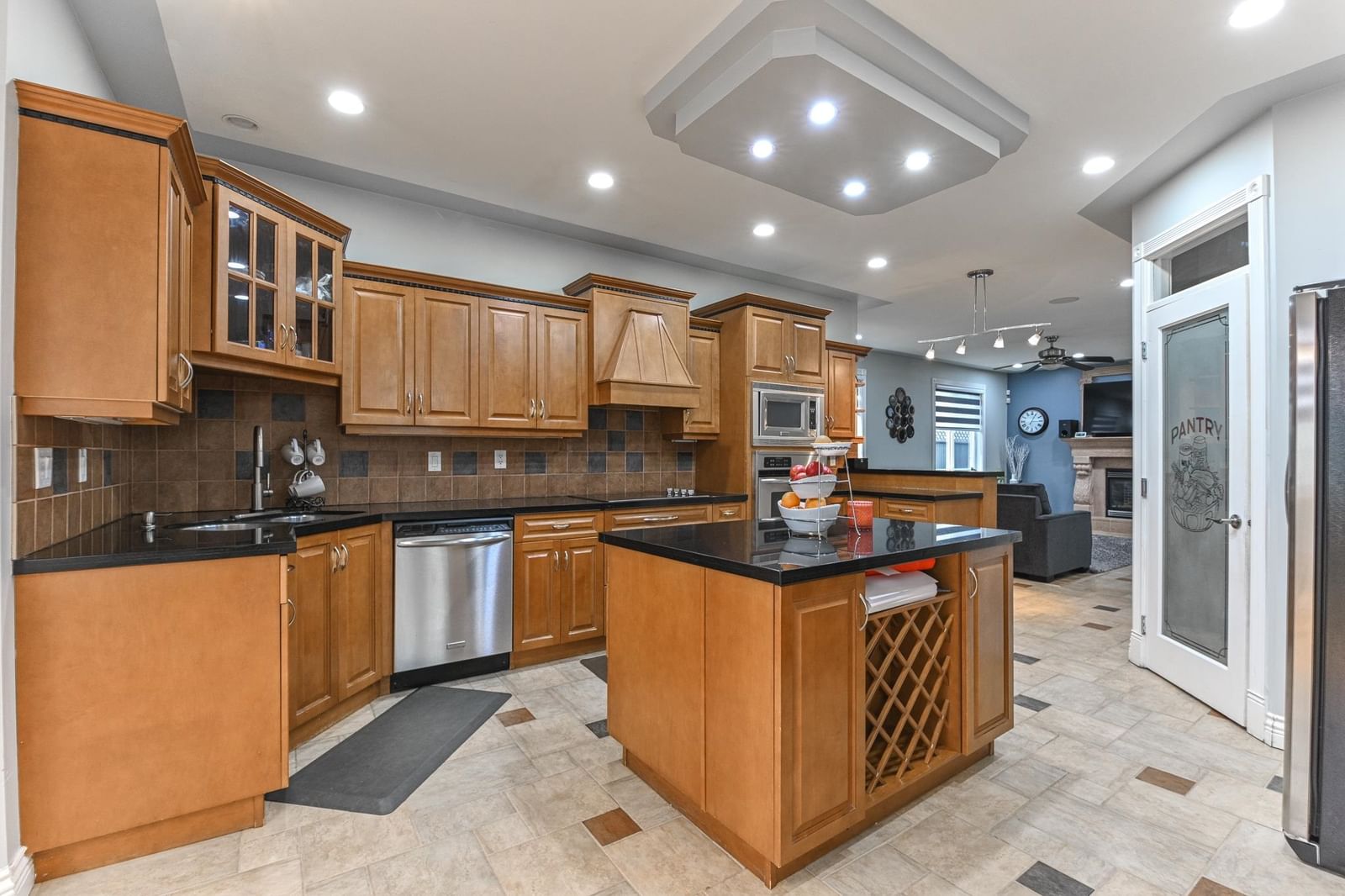 Listing Image 12