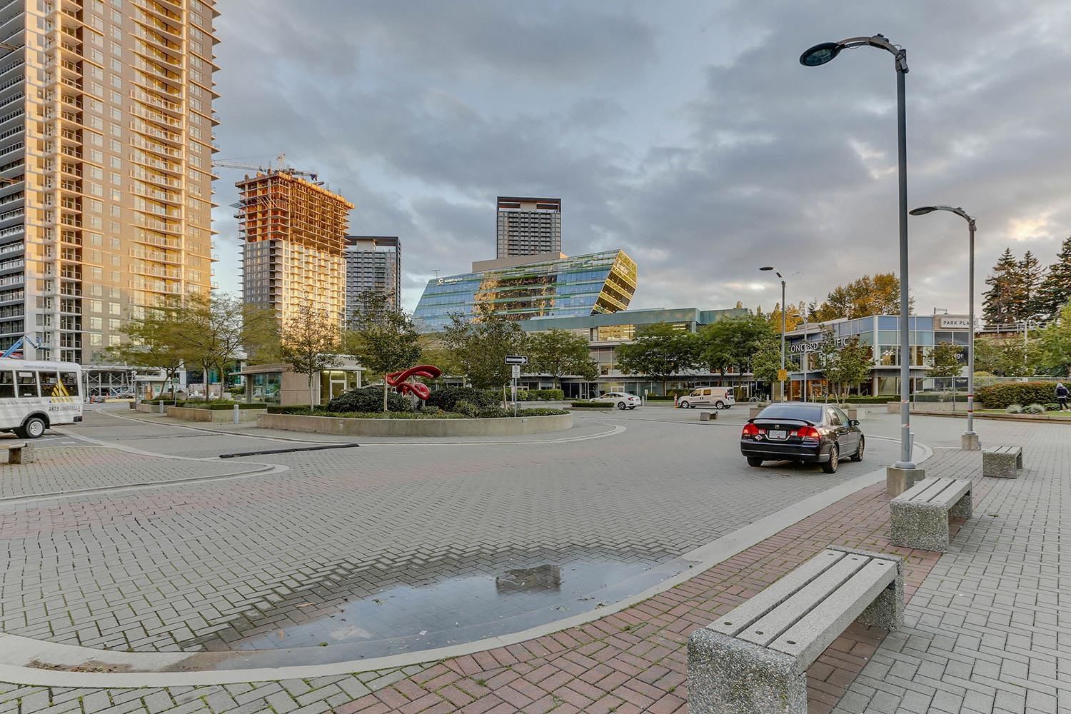 Listing Image 9