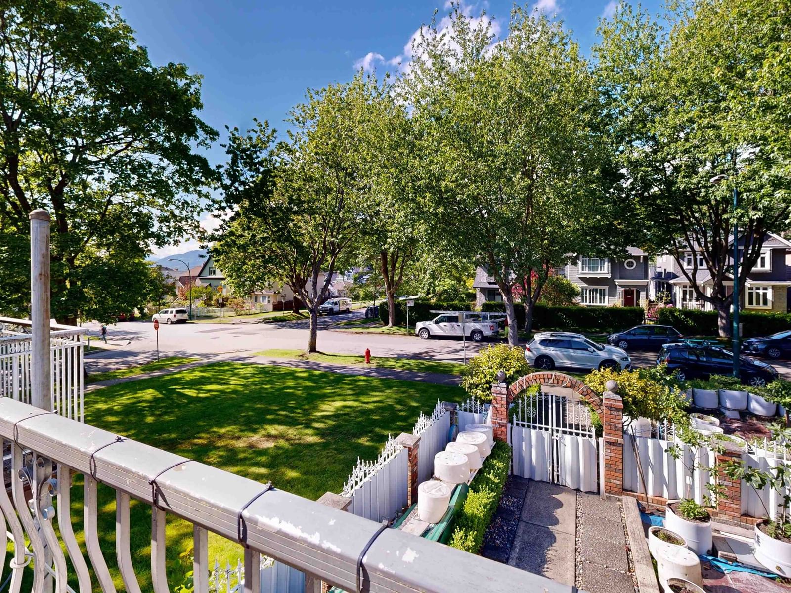 Listing Image 12