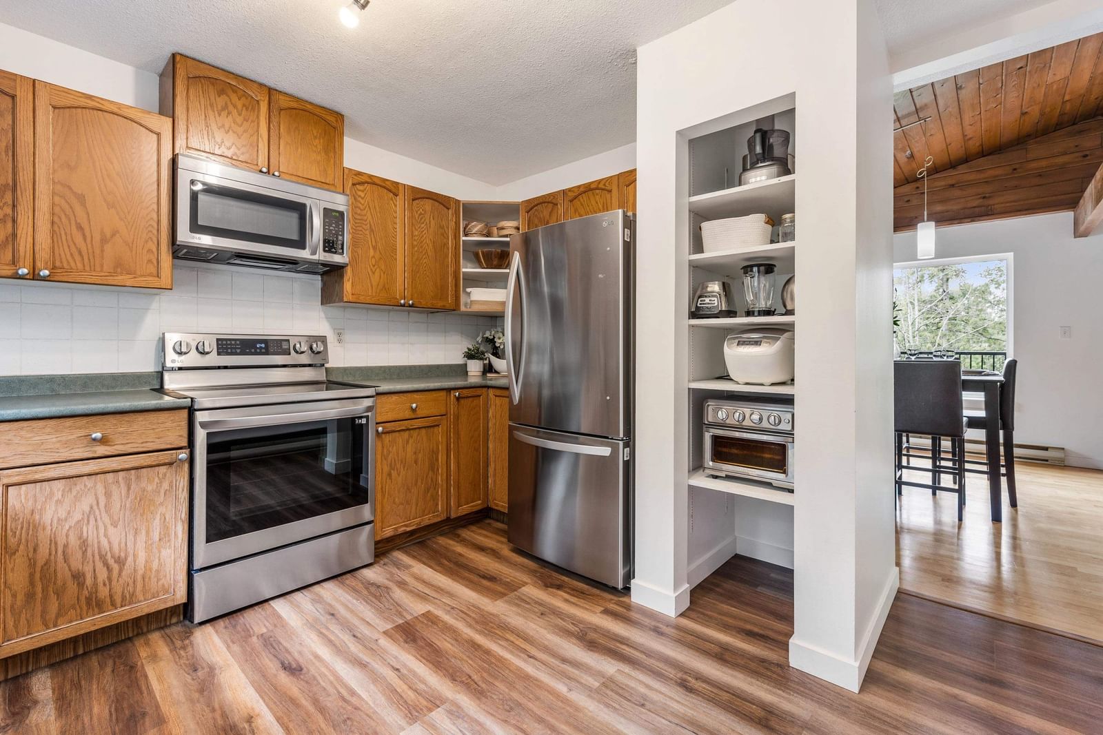 Listing Image 19