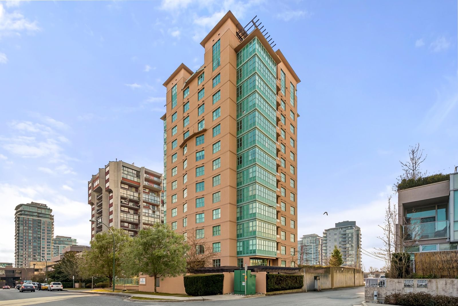 Listing Image 12