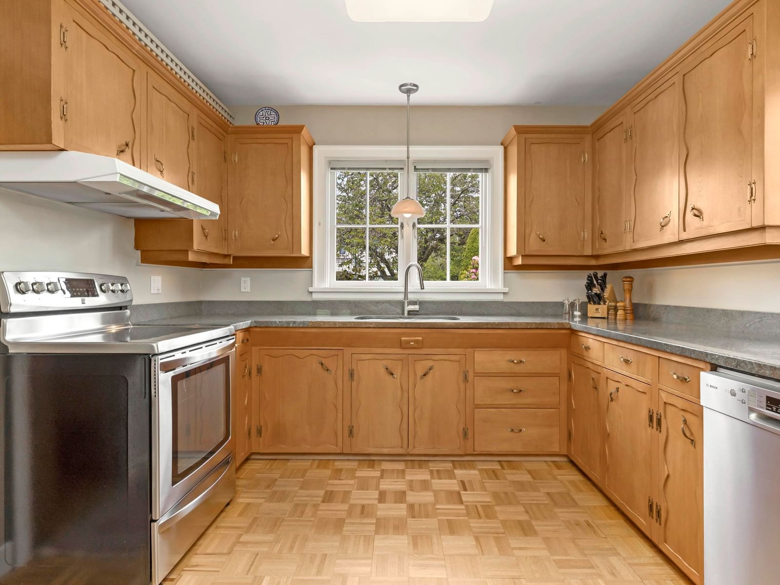 Listing Image 15