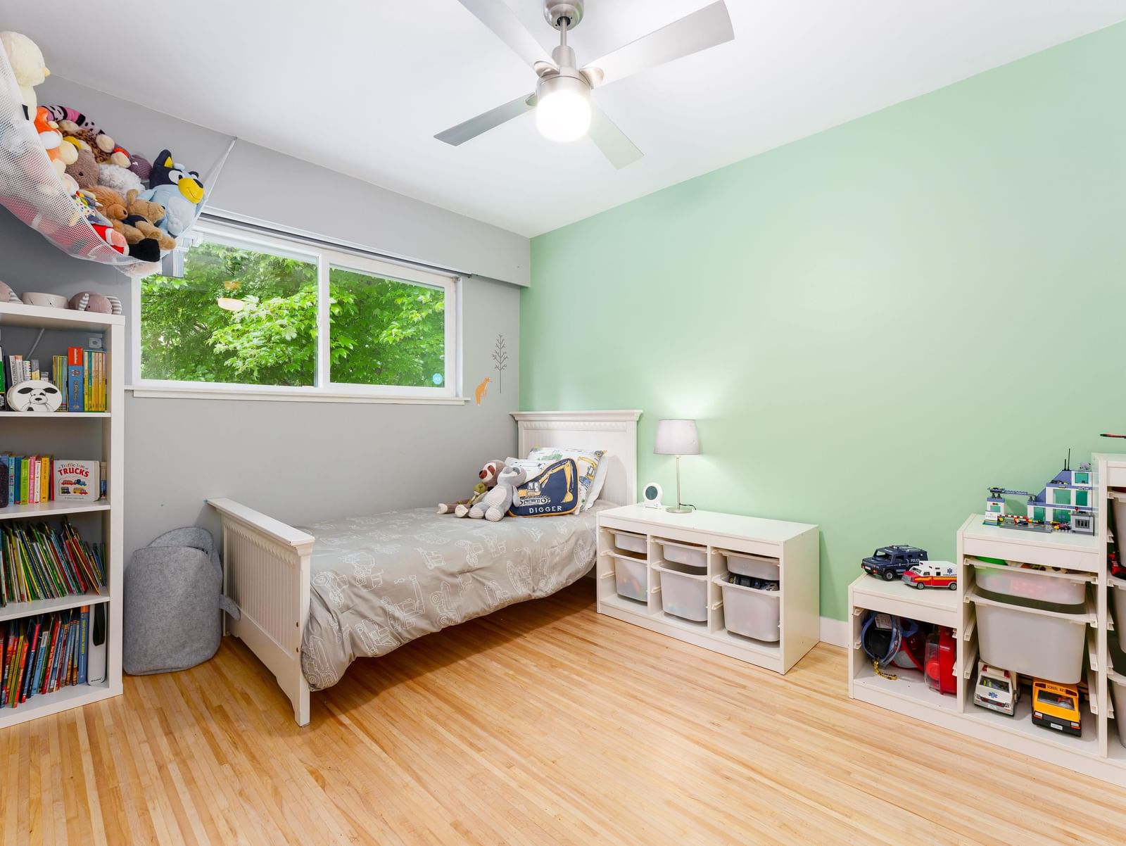 Listing Image 13