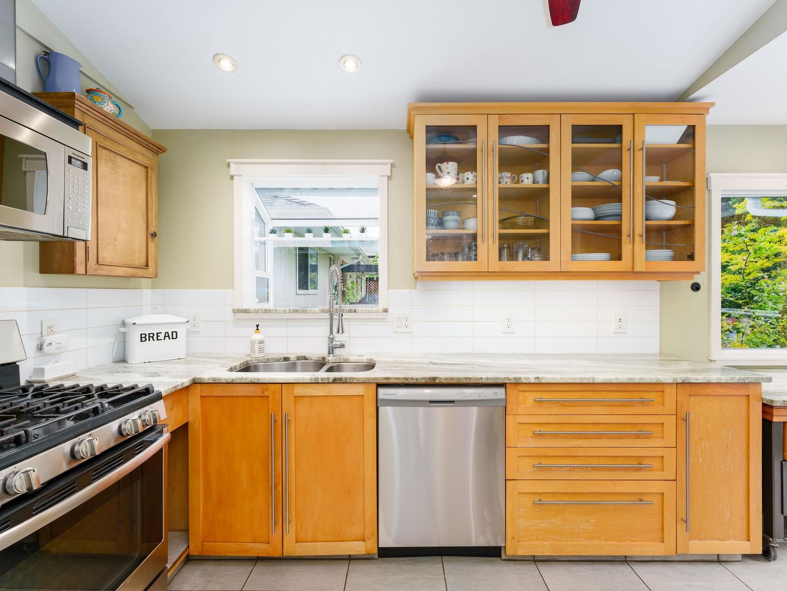 Listing Image 19