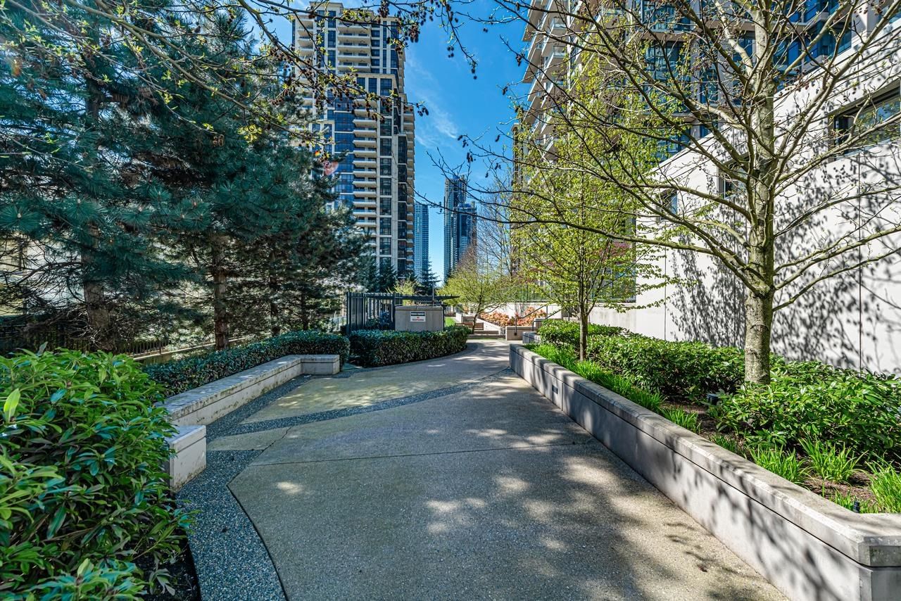 Listing Image 18