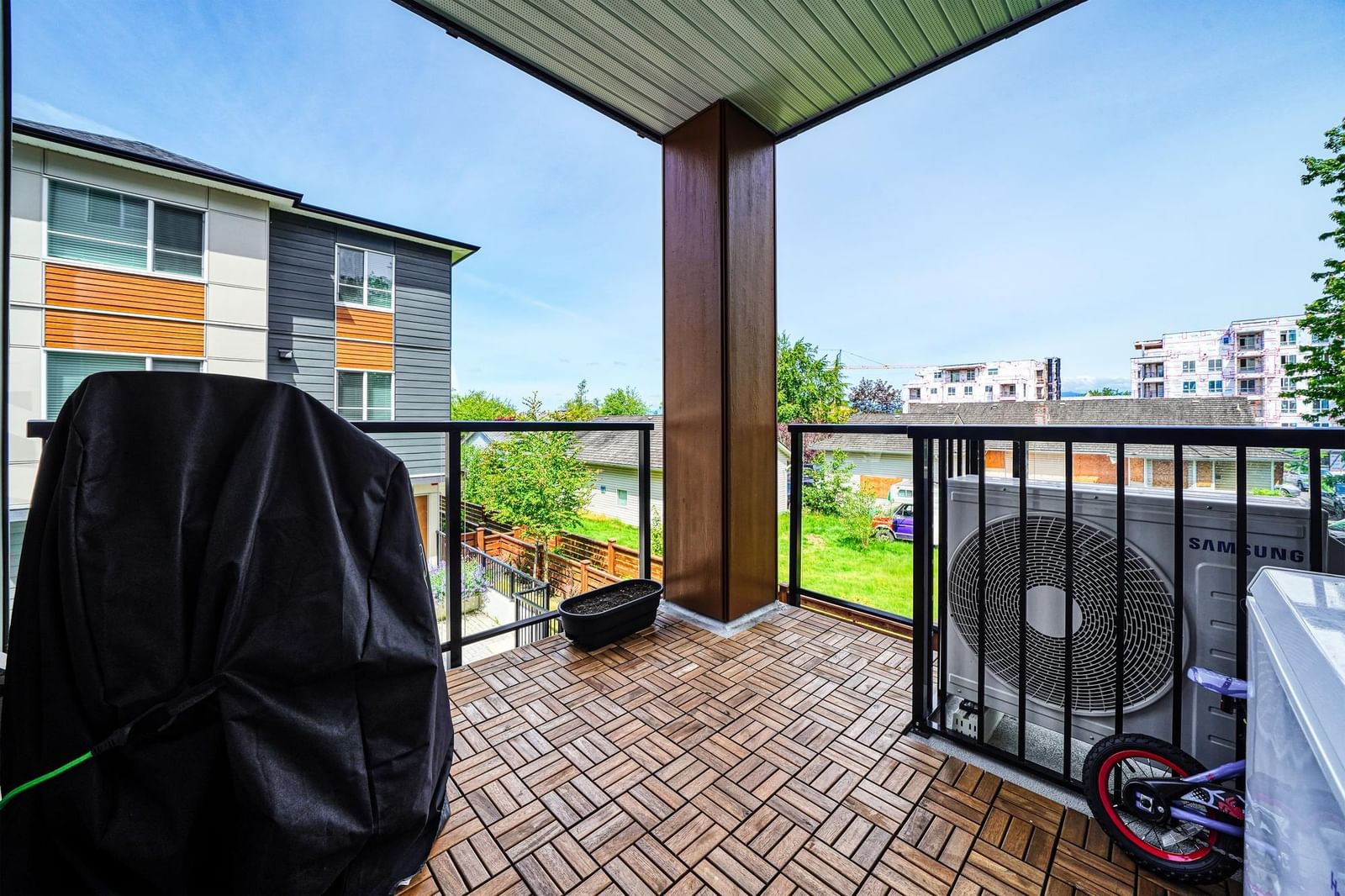 Listing Image 12