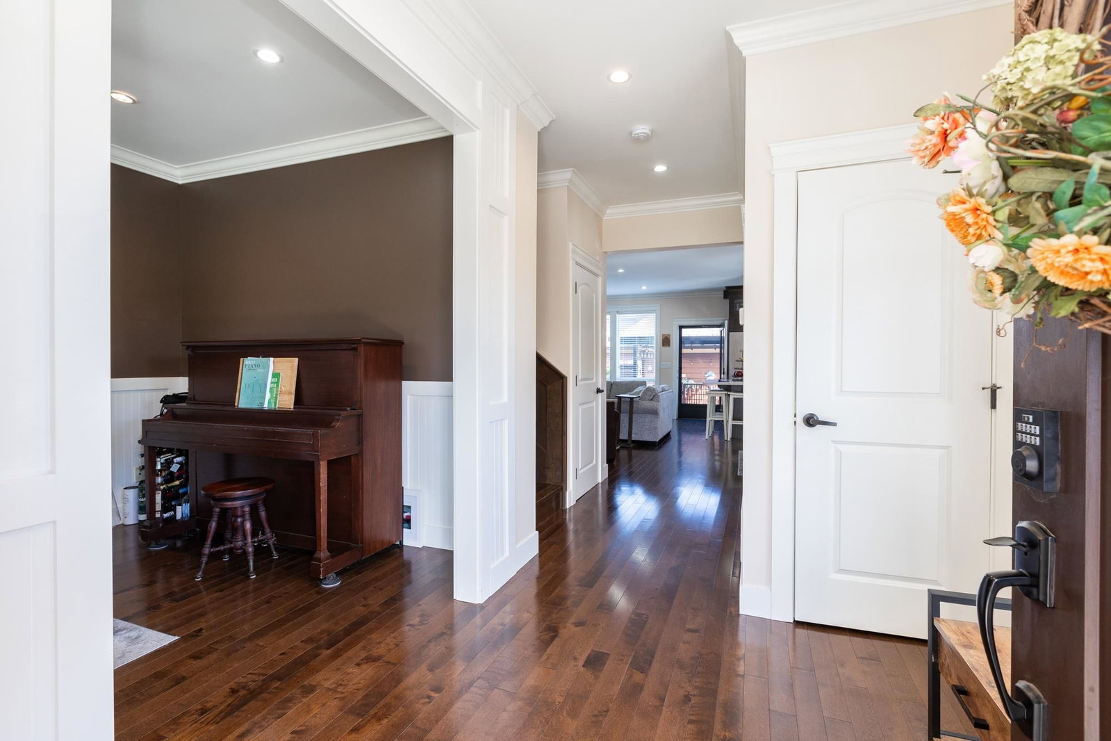 Listing Image 5
