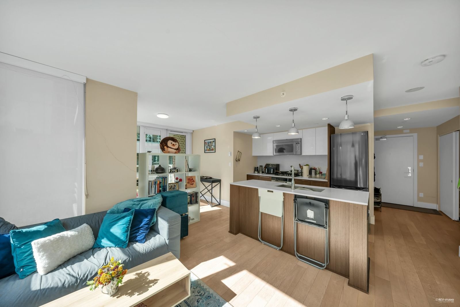 Listing Image 4