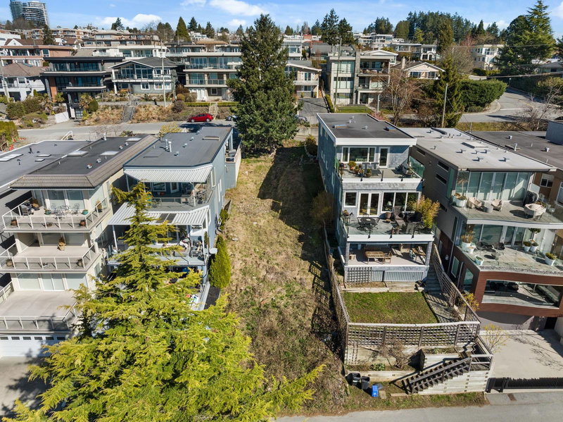 15276 Columbia Avenue, White Rock, V4B 1J6 | Image 2