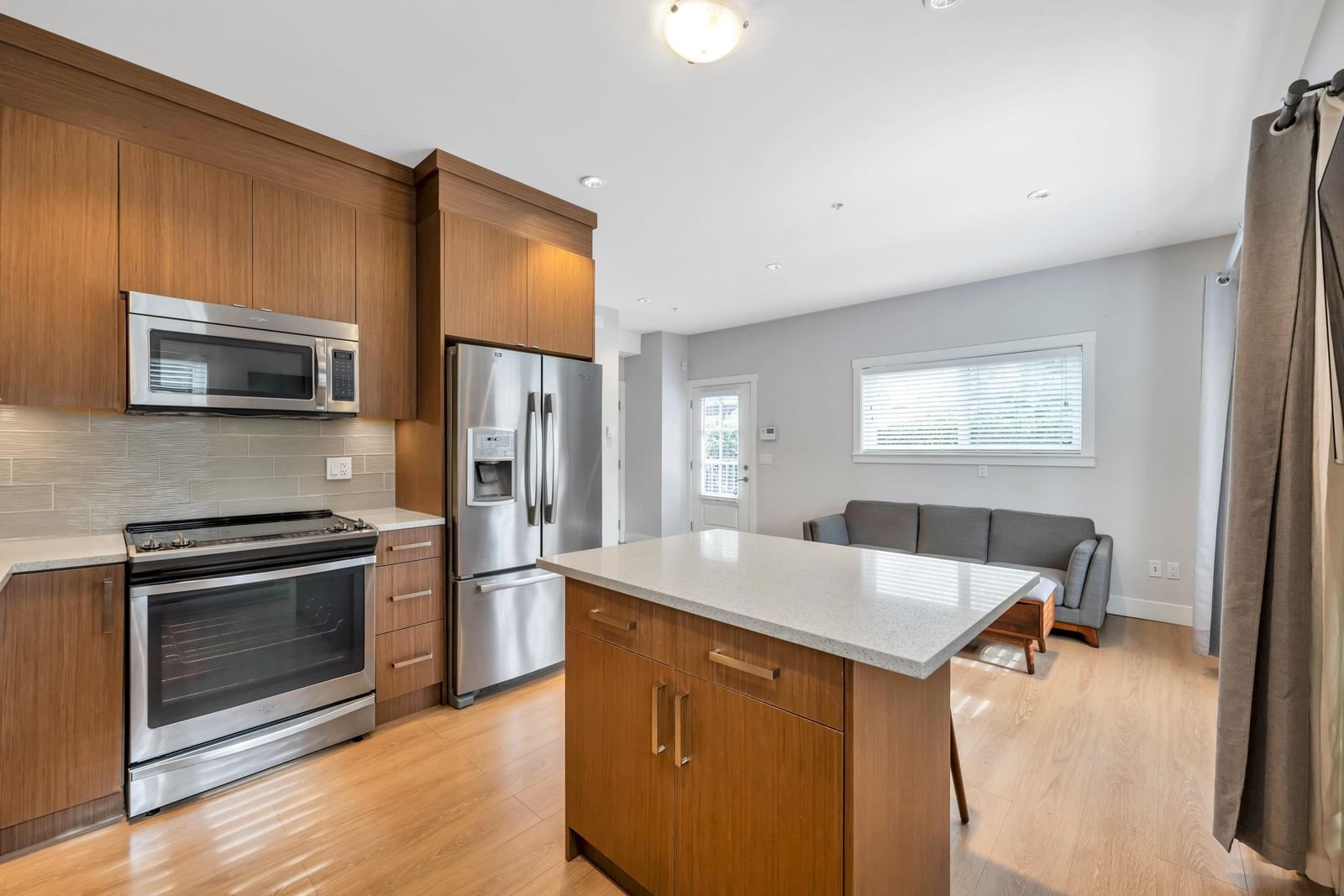 Listing Image 19