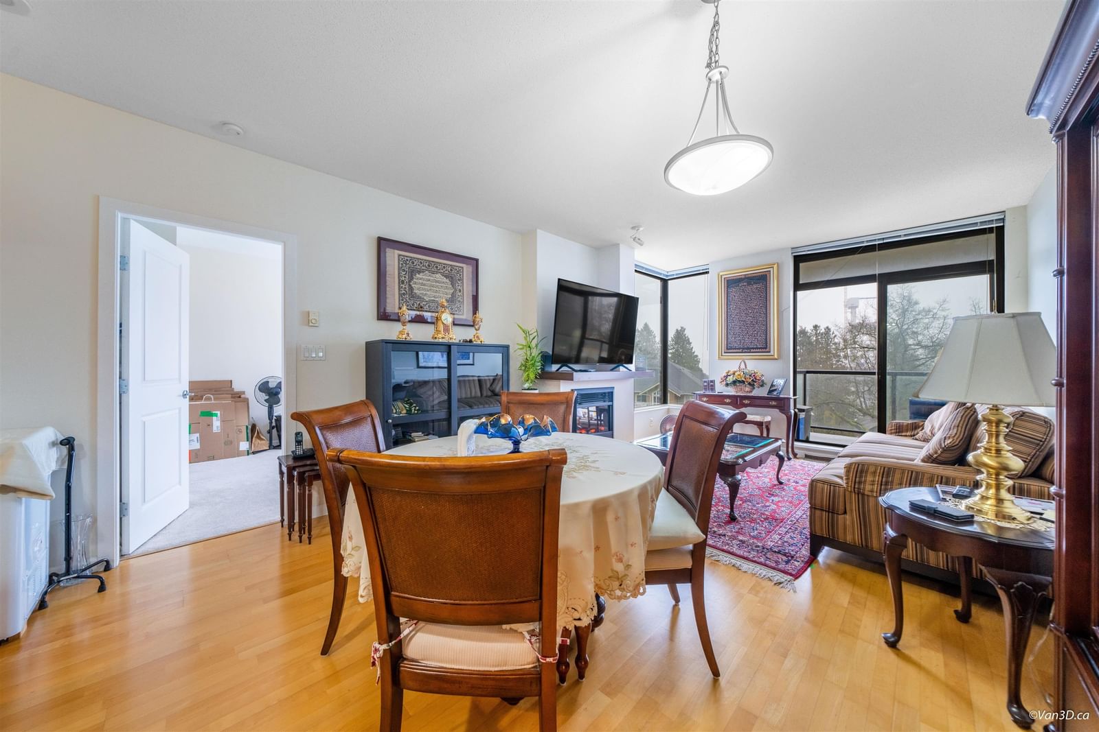 Listing Image 11