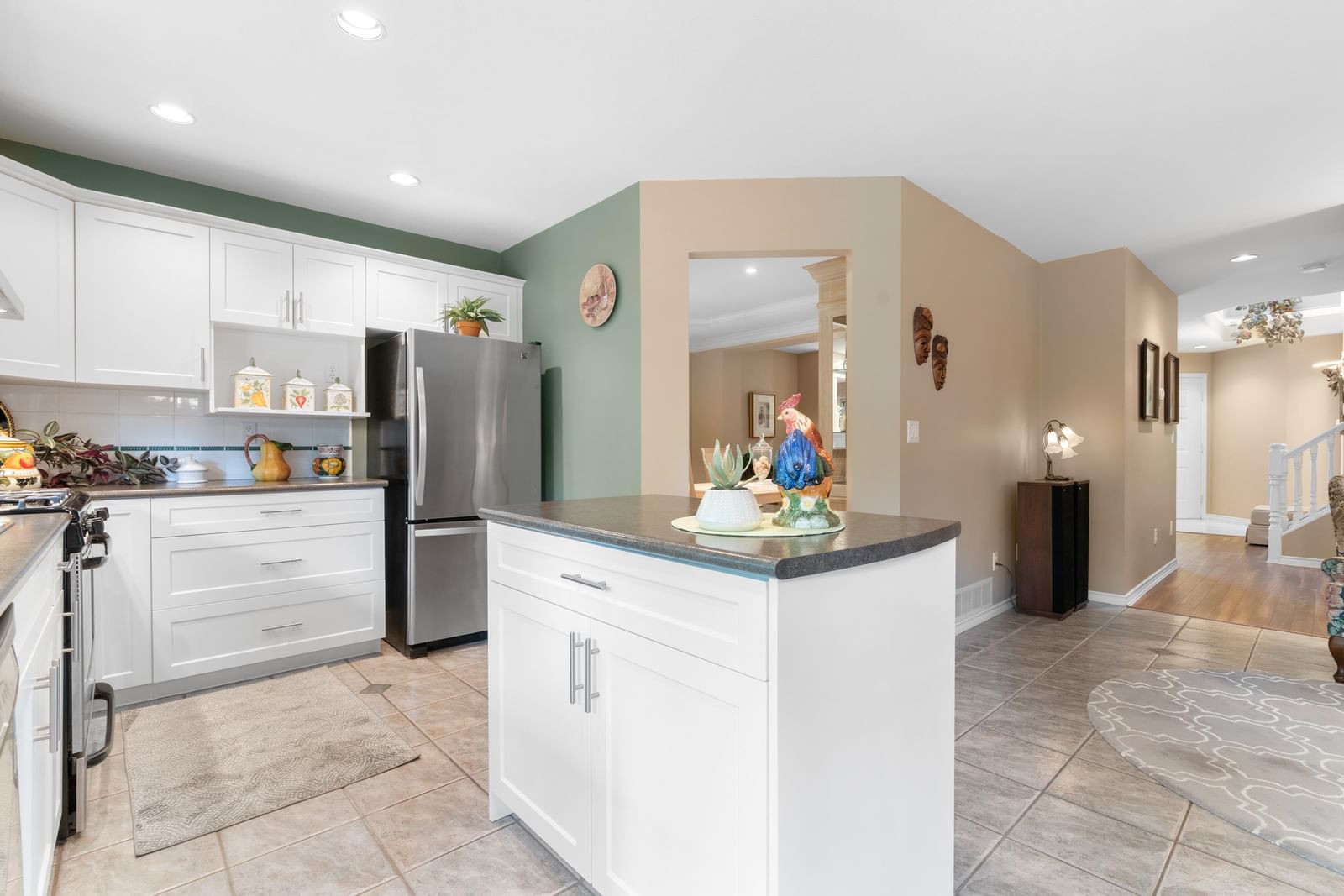 Listing Image 19