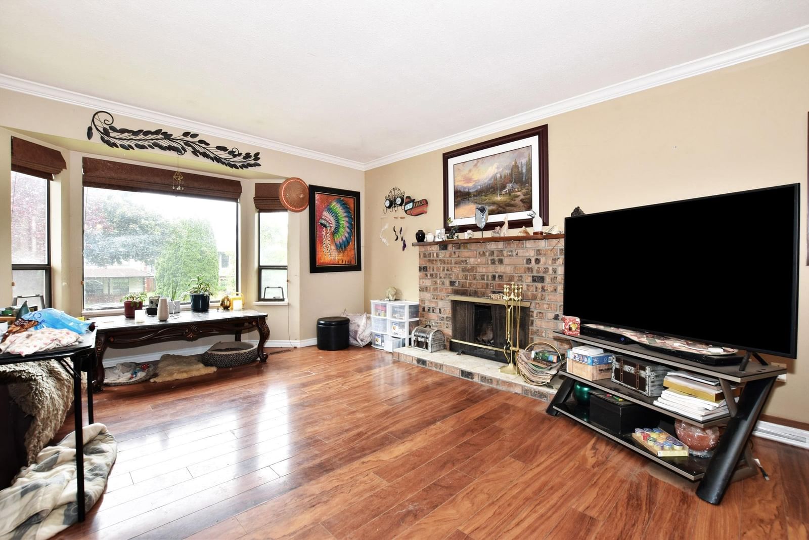 Listing Image 4