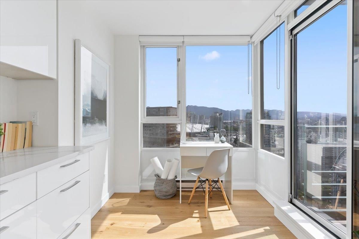 Listing Image 8