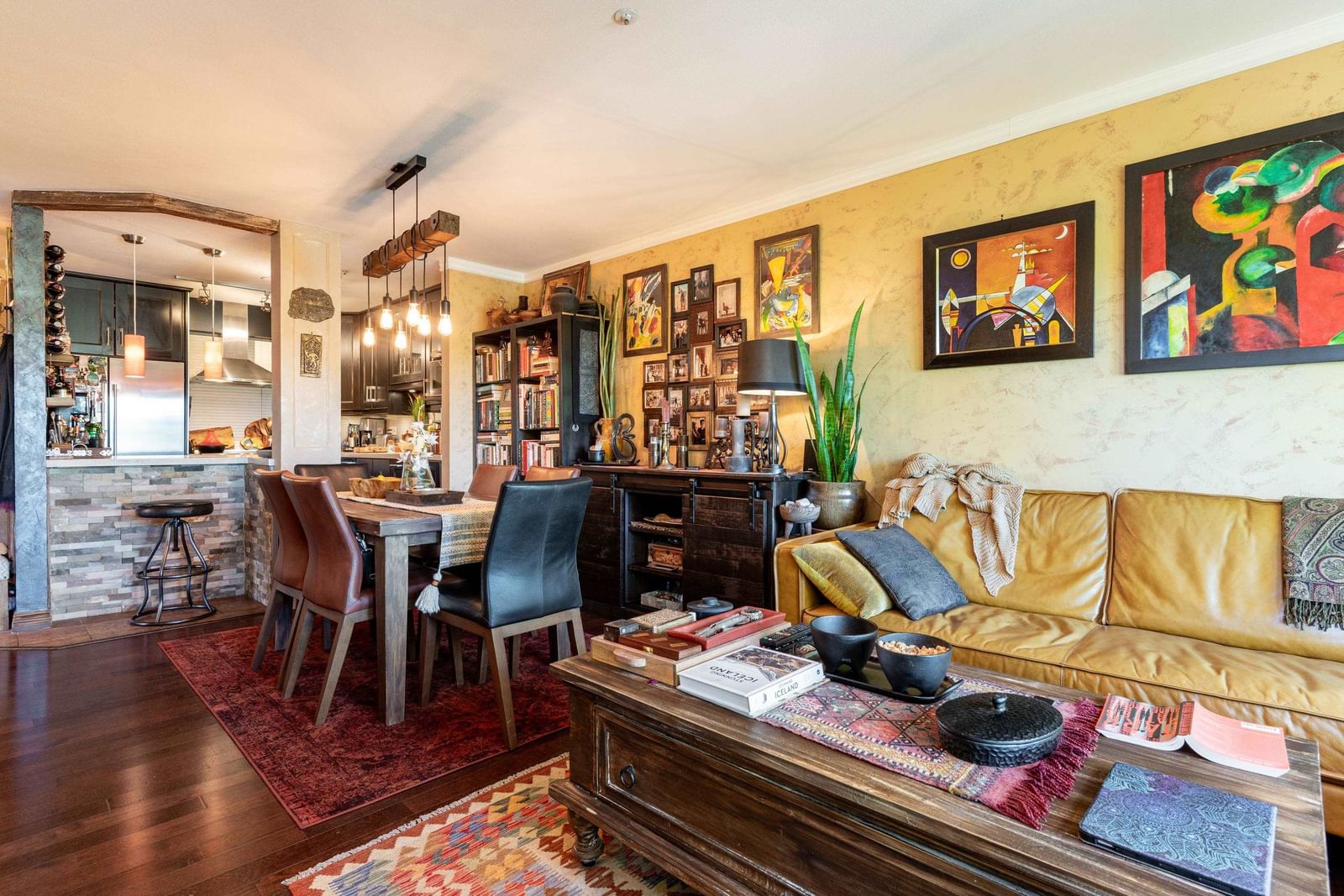 Listing Image 10