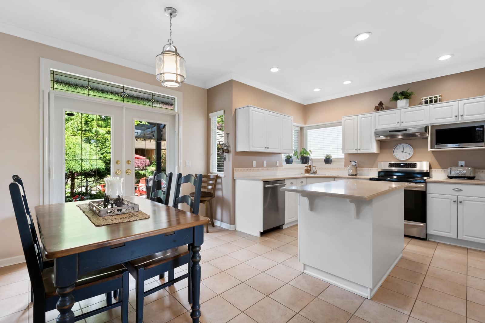 Listing Image 10