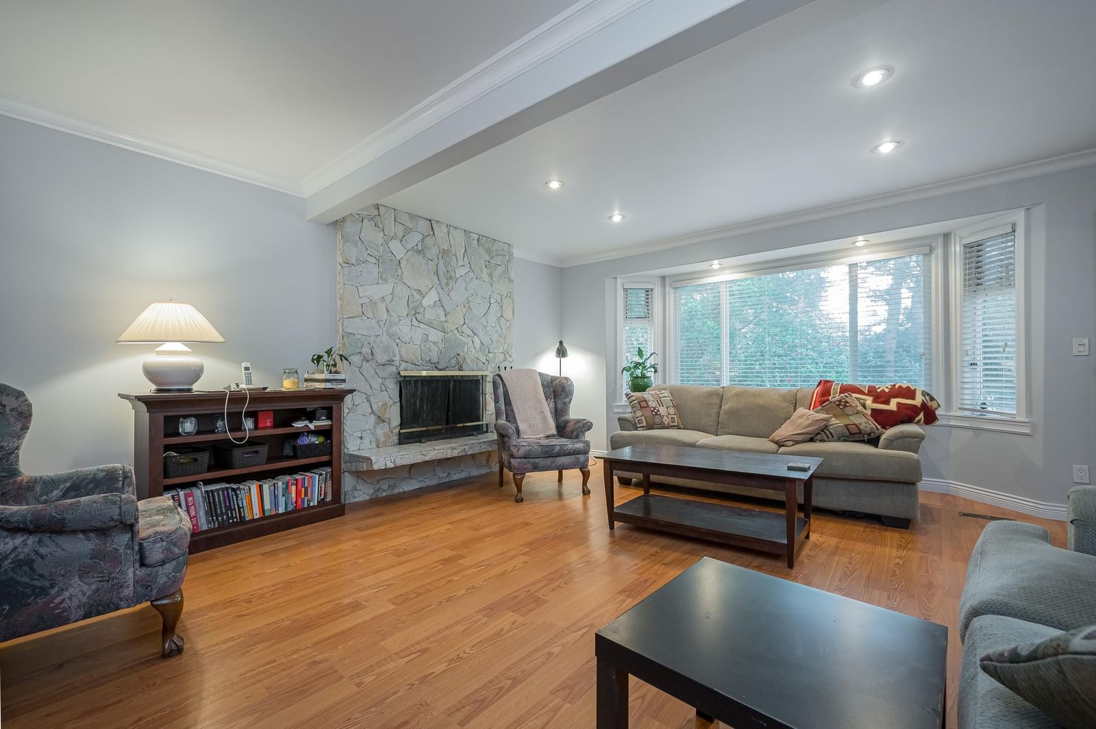 Listing Image 9