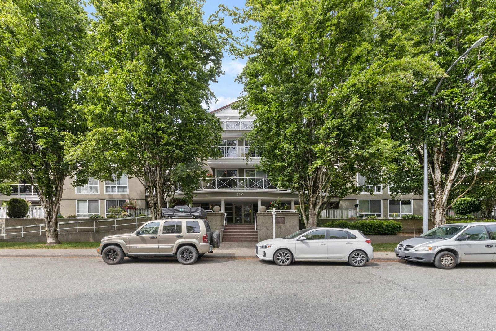 Listing Image 1