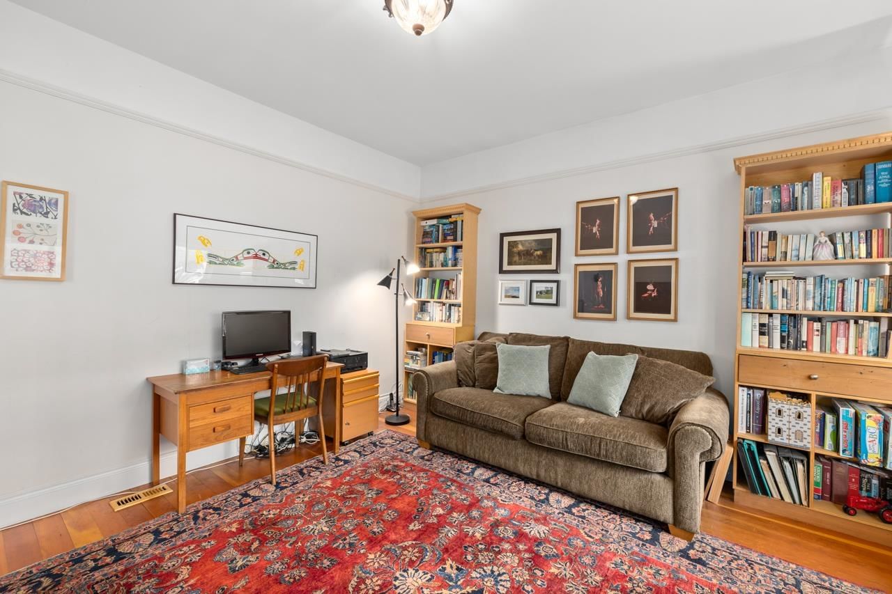 Listing Image 6
