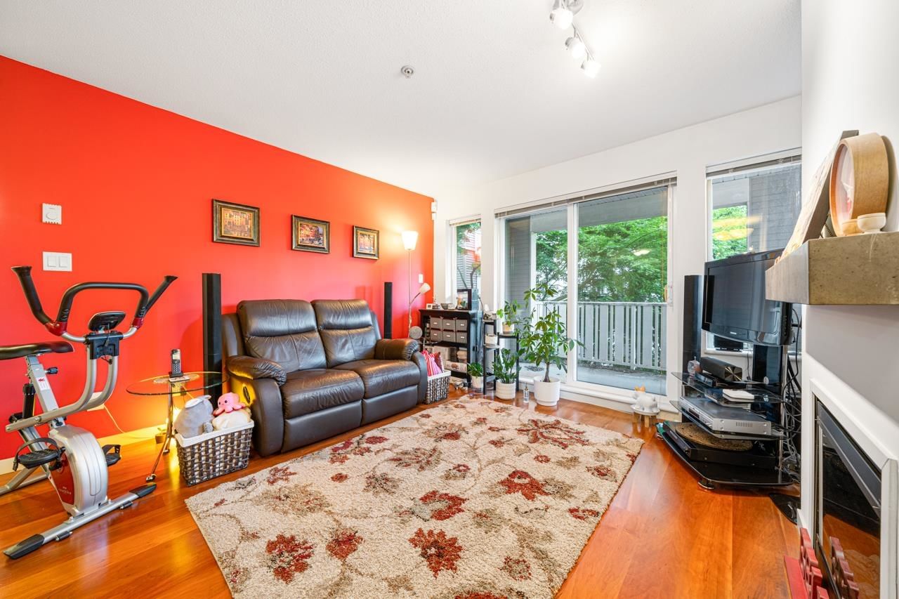 Listing Image 6