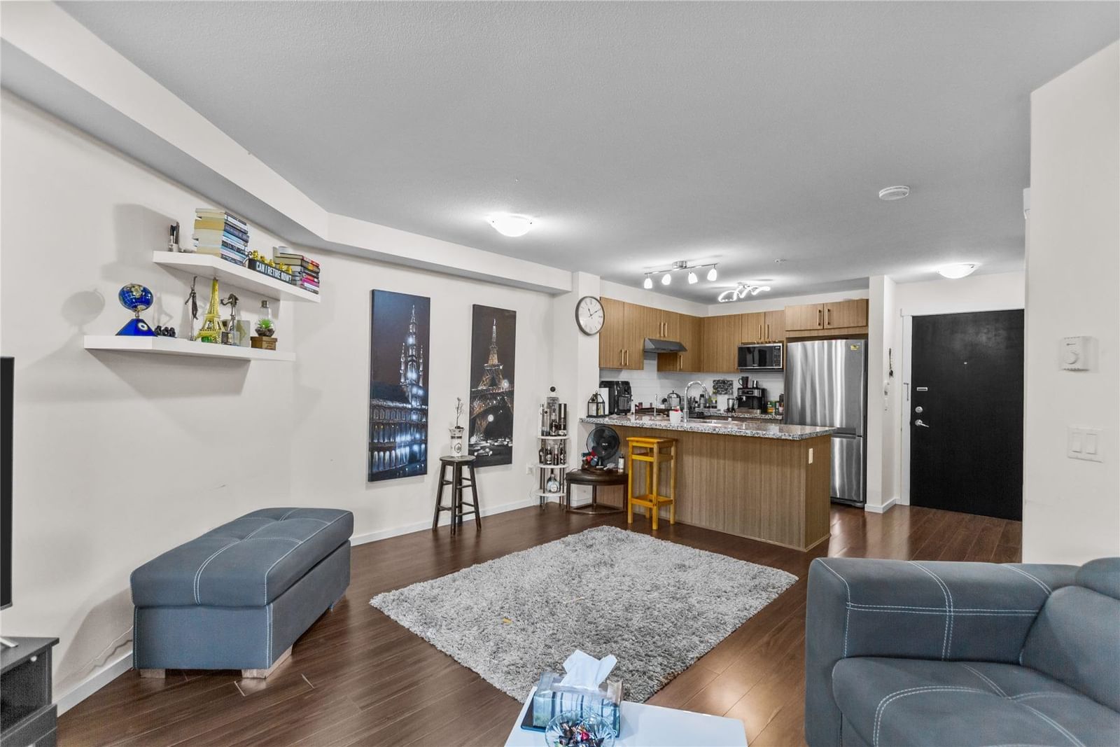 Listing Image 6