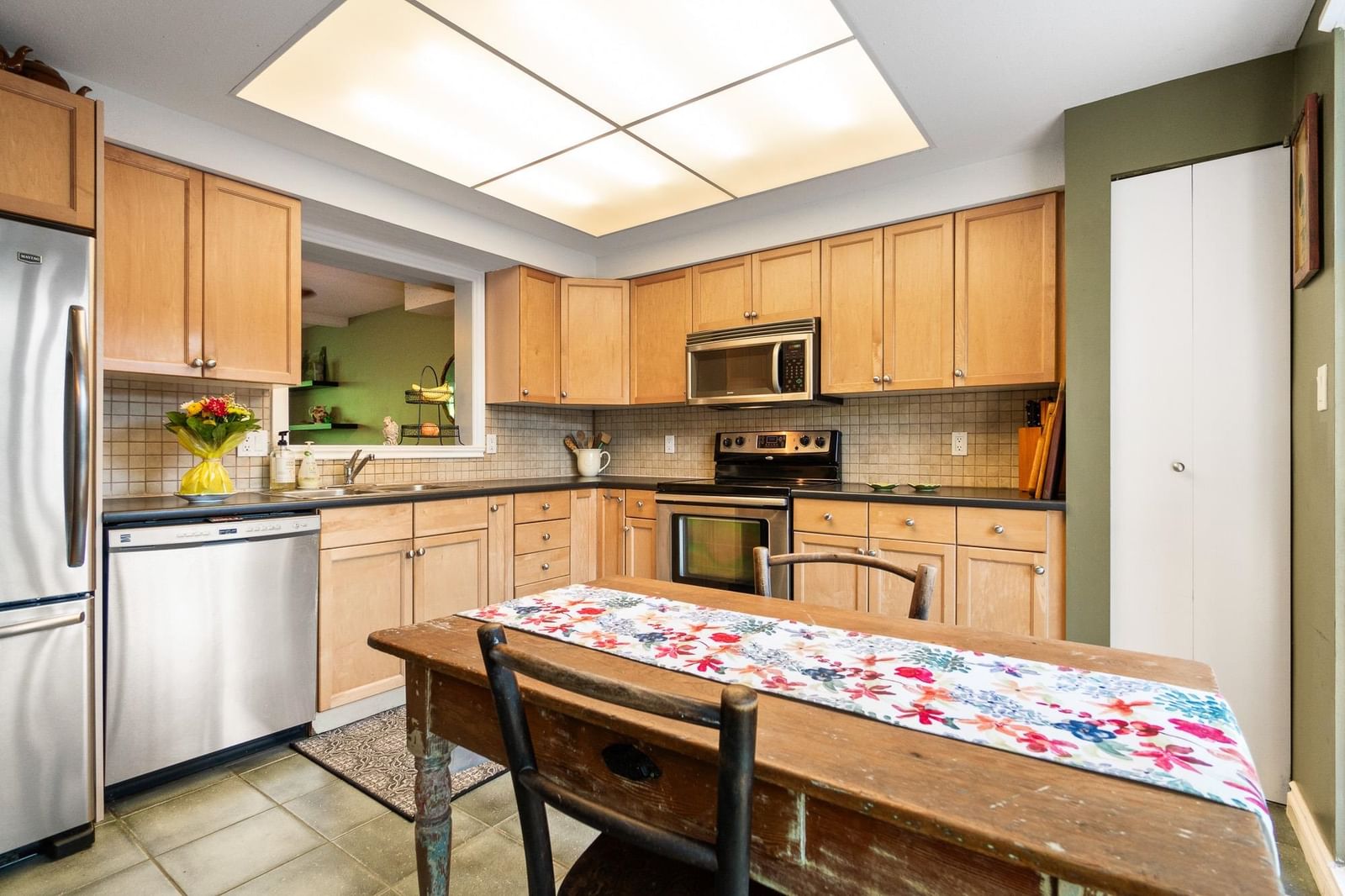Listing Image 10