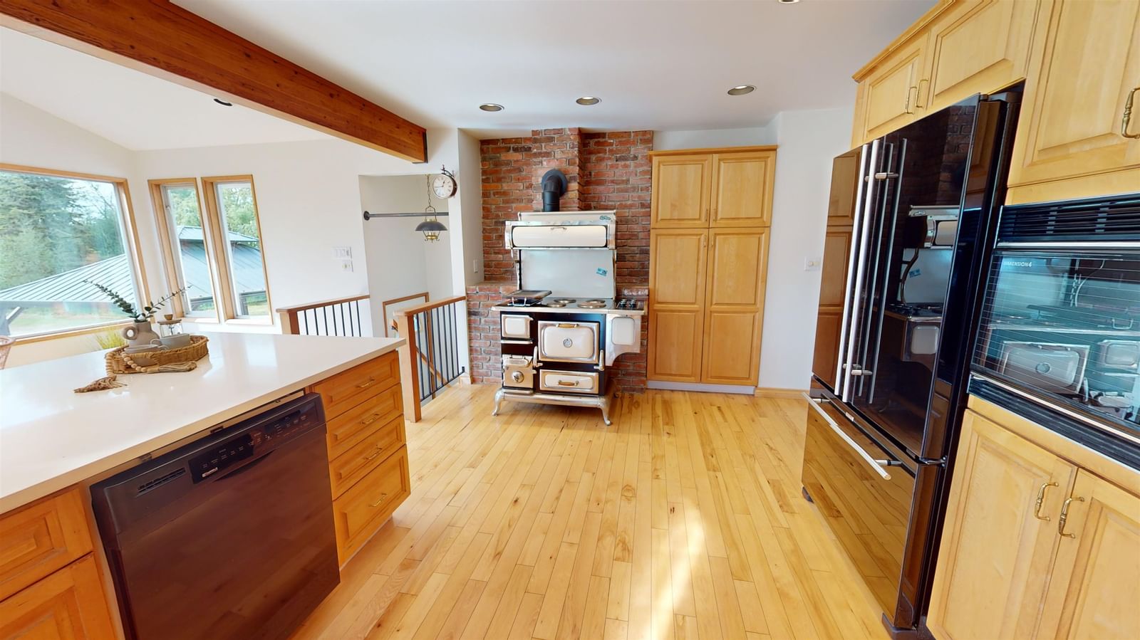 Listing Image 8