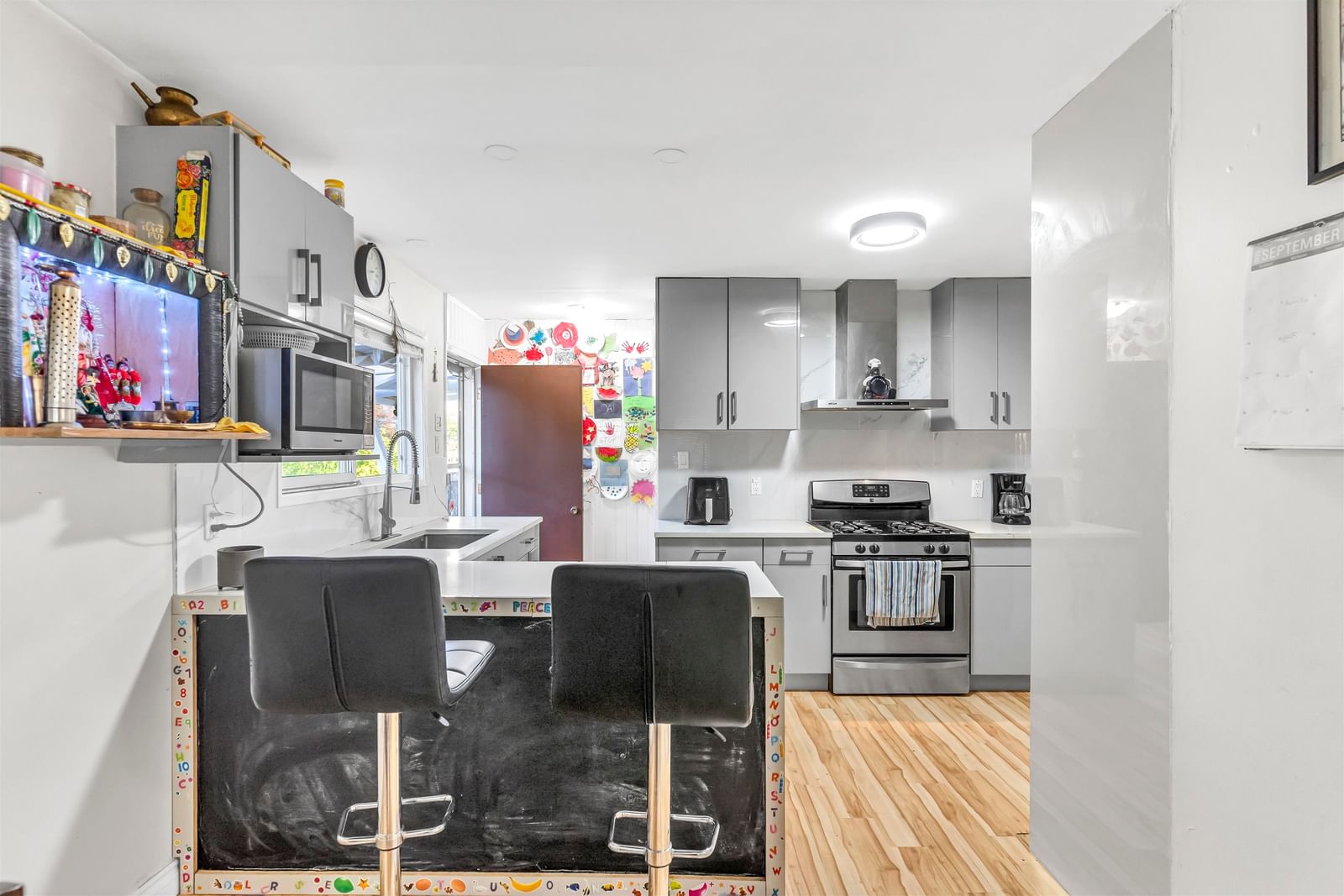 Listing Image 10