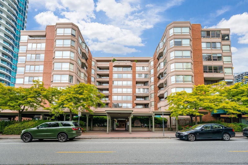 15111 Russell Avenue #101, White Rock, British Columbia (MLS R2890731)