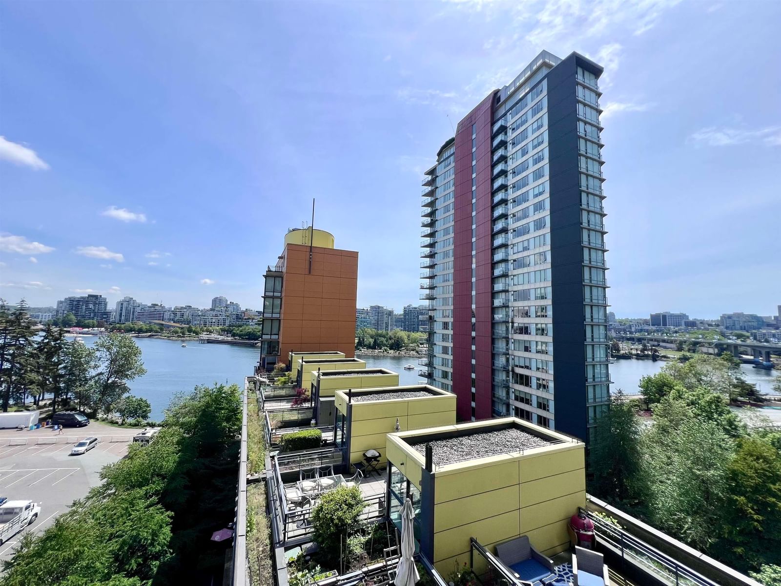 Listing Image 6